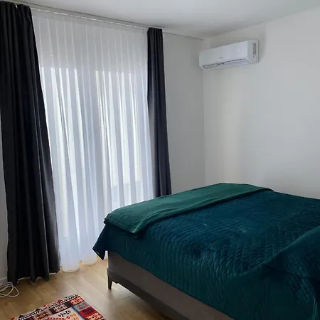 Sunny Alley - Suncani Sokak *