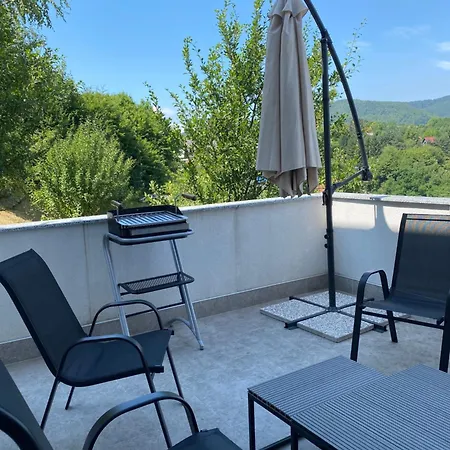 Sunny Alley - Suncani Sokak 塞拉耶佛