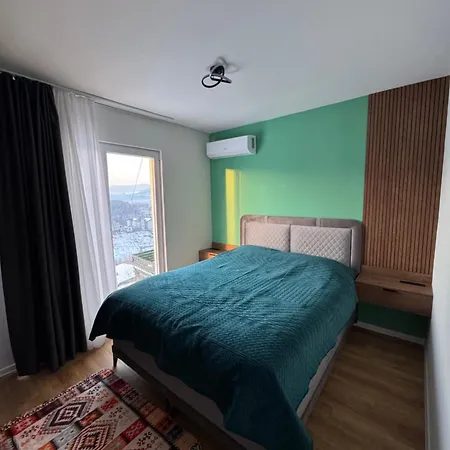 Sunny Alley - Suncani Sokak