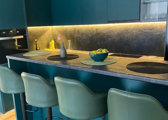 Sunny Alley - Suncani Sokak 塞拉耶佛