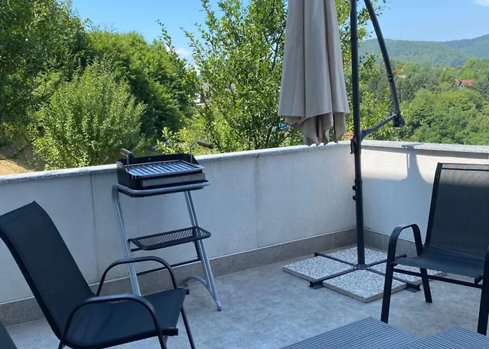 Sunny Alley - Suncani Sokak 塞拉耶佛